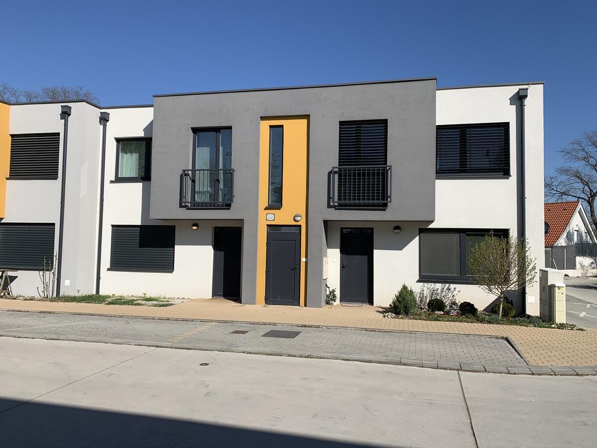 Revon Business Apartment Senec Exteriör bild