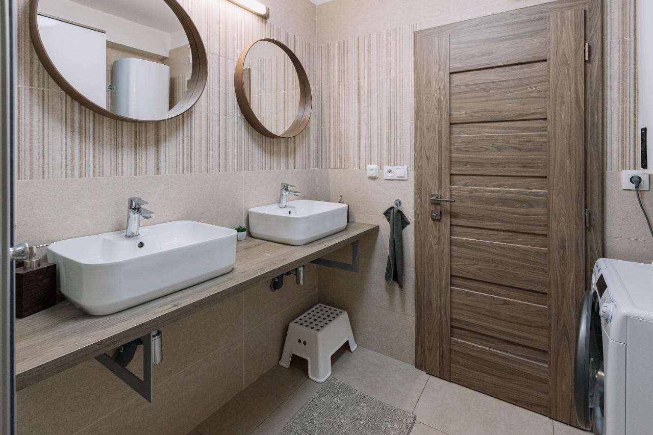 Revon Business Apartment Senec Exteriör bild