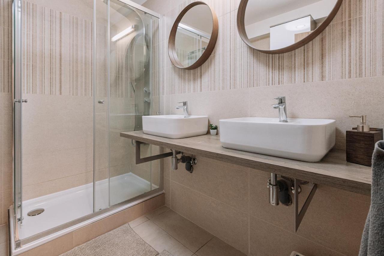 Revon Business Apartment Senec Exteriör bild